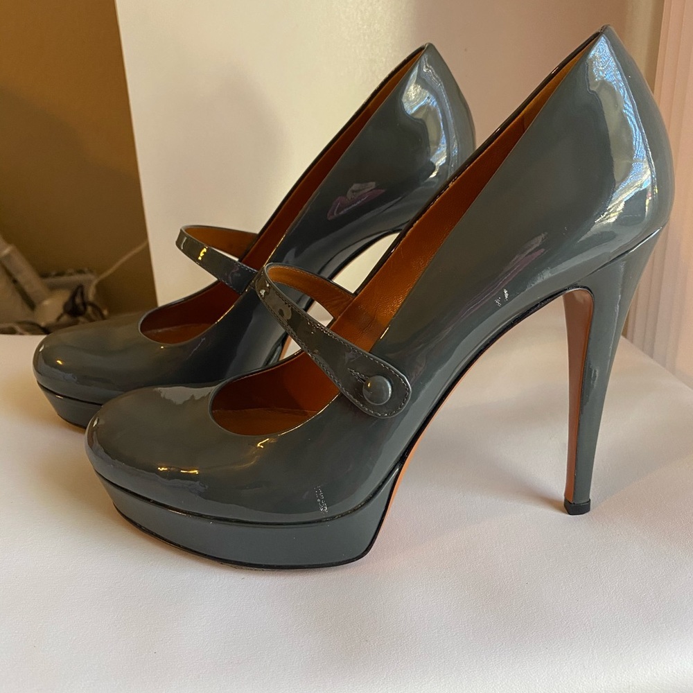 Gucci Gray Betty Patent Leather Mary Jane Platform Pumps 38 1/2 (8.5)